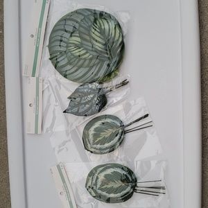 ASSORTED PACKAGES FAUX PICKS LEAVES